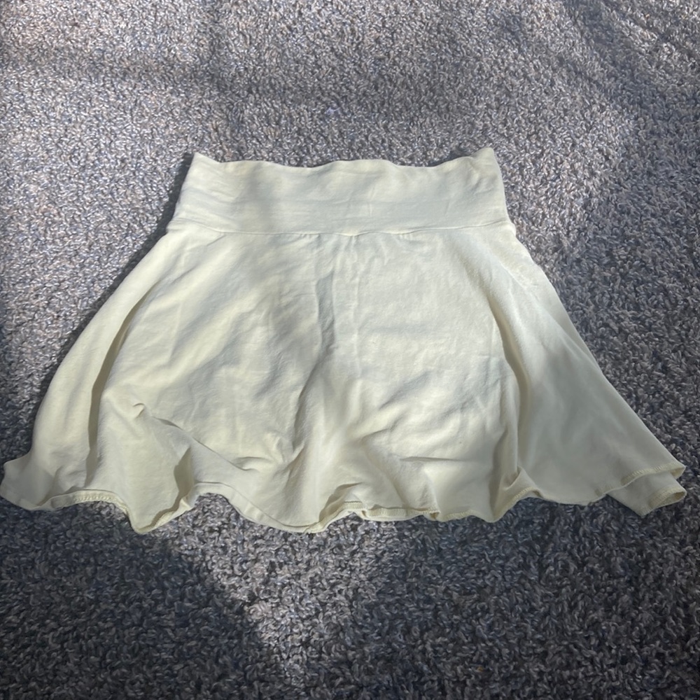 Short old navy yellow tennis skirt